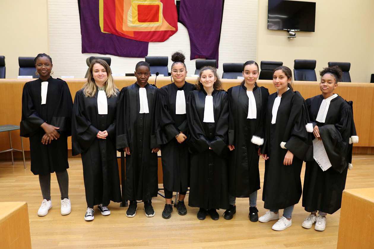 Les huit collégiens participants au concours d'éloquence 2019